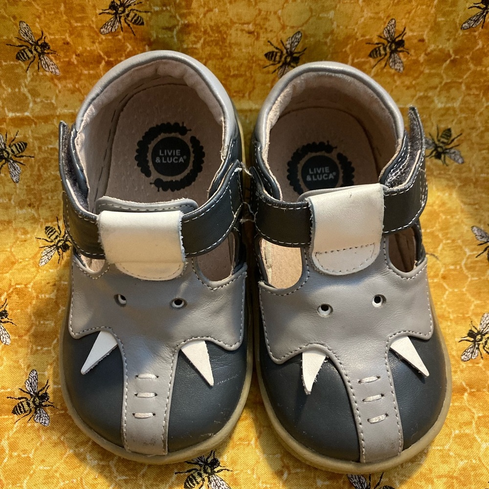 Livie & Luca Toddler Boys Elephant Shoes Size 7